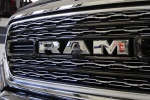 Kromad R A M grillemblem