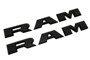Svarta ”Ram” emblem | framdörrar