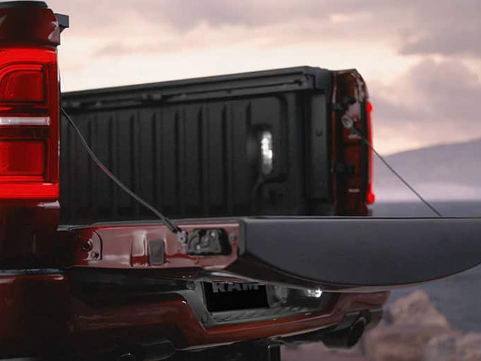 Elektrisk bakläm (tailgate) på en ram 2025
