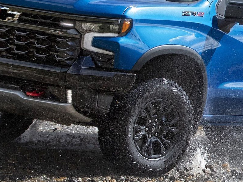silverado zr2 offroad 33" Goodyear Wrangler Territory Mud Terrain däck
